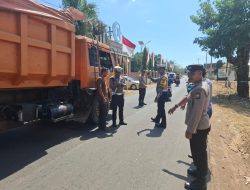 Kerap Ugal-ugalan, Polisi Berikan Edukasi kepada Supir Truk di Moncongloe Maros