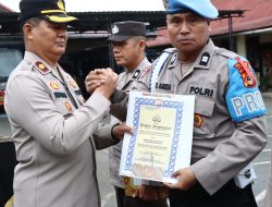 Prajurit Polres Palopo Mendapatkan Penghargaan Sebagai Personil Yang Berprestasi Yang Luar Biasa Di Dalam Bertugas