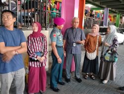 Kedatangan Danlantamal VI Makassar membuat Rasa Haru Para Pedagang di Pasar Butung