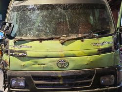 Breaking News: Mobil Pengangkut Sampah Tabrak Ruko di Makassar, Diduga Rem Blong