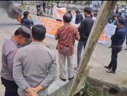 Aksi Demonstrasi Aliansi Mahasiswa Enrekang diduga ditunggangi timses salah satu Paslon