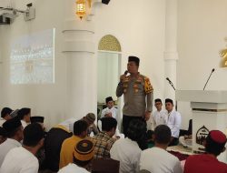 Berbicara Di Mesjid Hj. Sitti Maang, Kapolda Sulsel Ingatkan Warga, Hindari Politik Uang Pada Pilkada Nanti*