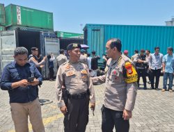 Polda Sulsel Kawal Pendistribusian surat suara 18 kabupaten Di Sulsel Pada Pilkada serentak tahun 2024-2025*