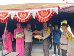 Polres Palopo Melakukan Kegiatan Tali Asih Di Pos Pengamanan Dan Kantor KPU Palopo