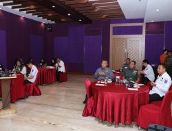 Pamen Ahli Bid. Hukum dan Humaniter Poksahli Pangdam XIV/Hsn Menghadiri Rakor Pengembangan dan Pembinaan Kota/Kabupaten Tanggap Ancaman Narkoba Tahun 2024*
