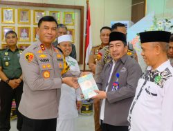 Kapolda Sulsel Melaksanakan Kunjungan ke Polres Bone dalam Rangka Cooling System (Bansos Pilkada Damai)*