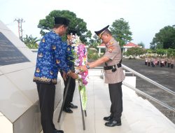 Wakapolda Sulsel Pimpin Upacara dan Tabur Bunga HUT KORPRI Ke-53 di Taman Makam Pahlawan Panaikang*