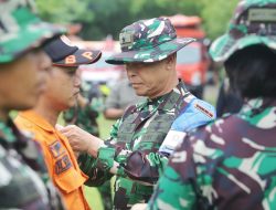 Kasdam XIV/Hsn Resmi Menutup Latihan Penanggulangan Bencana Alam Banjir TA. 2024*