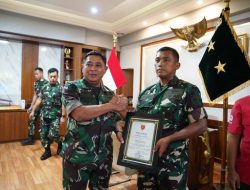 Pangdam XIV/Hsn Berikan Penghargaan Kepada Pemenang LKJ TMMD Ke-122 TA 2024 Jajaran Kodam XIV/Hsn*
