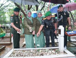 Pangdam XIV/Hsn Pimpin Ziarah Rombongan di TMP Panaikang Dalam Rangka Hari Juang TNI AD Tahun 2024*