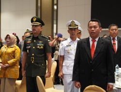 Kabekangdam XIV/Hsn Hadiri Wisuda Perwira Transportasi Laut ke-XXXV Polimarim Makassar*