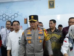 Kapolda Sulsel Tinjau Program Makan Siang Gratis di SMPN 1 Makassar*