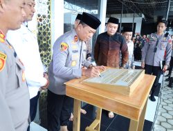 Kapolda Sulsel Resmikan Masjid Ar-Rahman Bharaduta di Takalar*