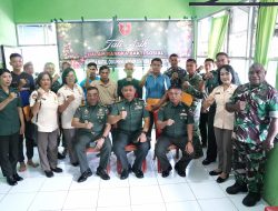 Pamen Ahli Bid OMP Poksahli Pangdam XIV/Hsn Bersama Panitia Natal Oikumene Kodam XIV/Hsn Berikan Tali Asih Bakti Sosial*