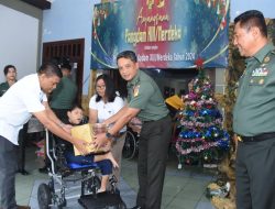 Kasdam XIII/Merdeka Bersama Panitia Natal Oikumene Kodam XIII/Mdk Berikan Tali Asih Bakti Sosial*