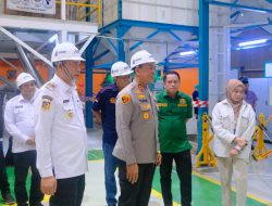 Kapolda Sulsel dan Pj Gubernur Kunjungi Gudang Bulog Sulsel untuk Pantau Stok Pangan*