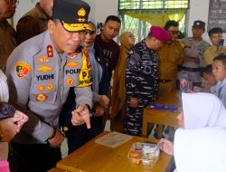 *Kapolda Sulsel Bersama Pj Gubernur Pantau Pemberian Makan Siang Gratis Bergizi di SMAN 9 Jeneponto*