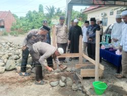 Dalam kesempatan ini, Kapolres Palopo secara simbolis meletakkan batu pertama