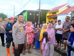 Kapolda Sulsel Tinjau Lokasi Banjir di Antang, Salurkan Bantuan untuk Warga Terdampak*