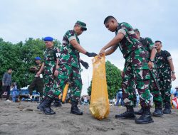 Pangdam XIV/Hsn Turut Aksi Dalam Karya Bakti Aksi Bersih Pantai di Bulukumba*