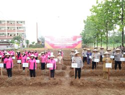 Dukung Ketahanan Pangan, Polda Sulsel Ikuti Launching Penguatan Program Pekarangan Pangan Lestari*