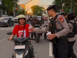 Berbagi Berkah Bulan Ramadhan, Patroli Perintis Presisi Dit Samapta Polda Sulsel Berbagi Takjil Untuk Masyarakat*