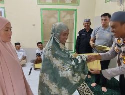 Safari Ramadhan ini diawali dengan buka puasa bersama, diikuti dengan salat Magrib berjemaah, serta pemberian santunan