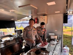 Polda Metro Jaya Buka Dapur Lapangan Bantu Pengungsi Kebakaran di Penjaringan