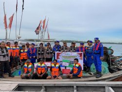 Dalam Rangka Hari Bhayangkara, Polres Dumai Layani Kesehatan Masyarakat di Atas Kapal