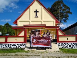 Sambut Hari Bhayangkara Ke – 79, Polsek Bokondini Polda Papua Gelar Bakti Sosial Di 2 Lokasi