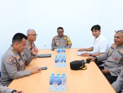 Pastikan Bantuan Gizi Tepat Sasaran, Kapolda Papua dan Itwasum Polri Lakukan Verifikasi Lapangan